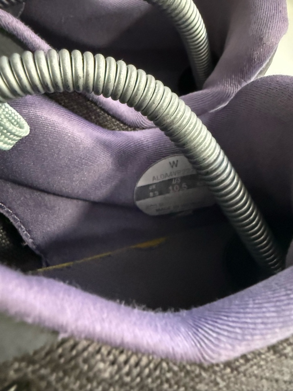 Altra women size 10.5 Torin 4.5 plush Women's Gray and Lavender Quantic Knit - Picture 4 of 6